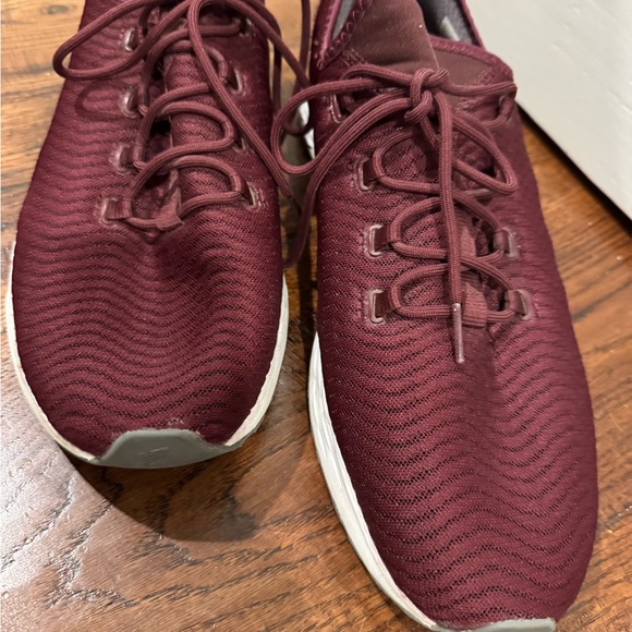 New Balance Men's Maroon Sneakers - Picture 3 of 6